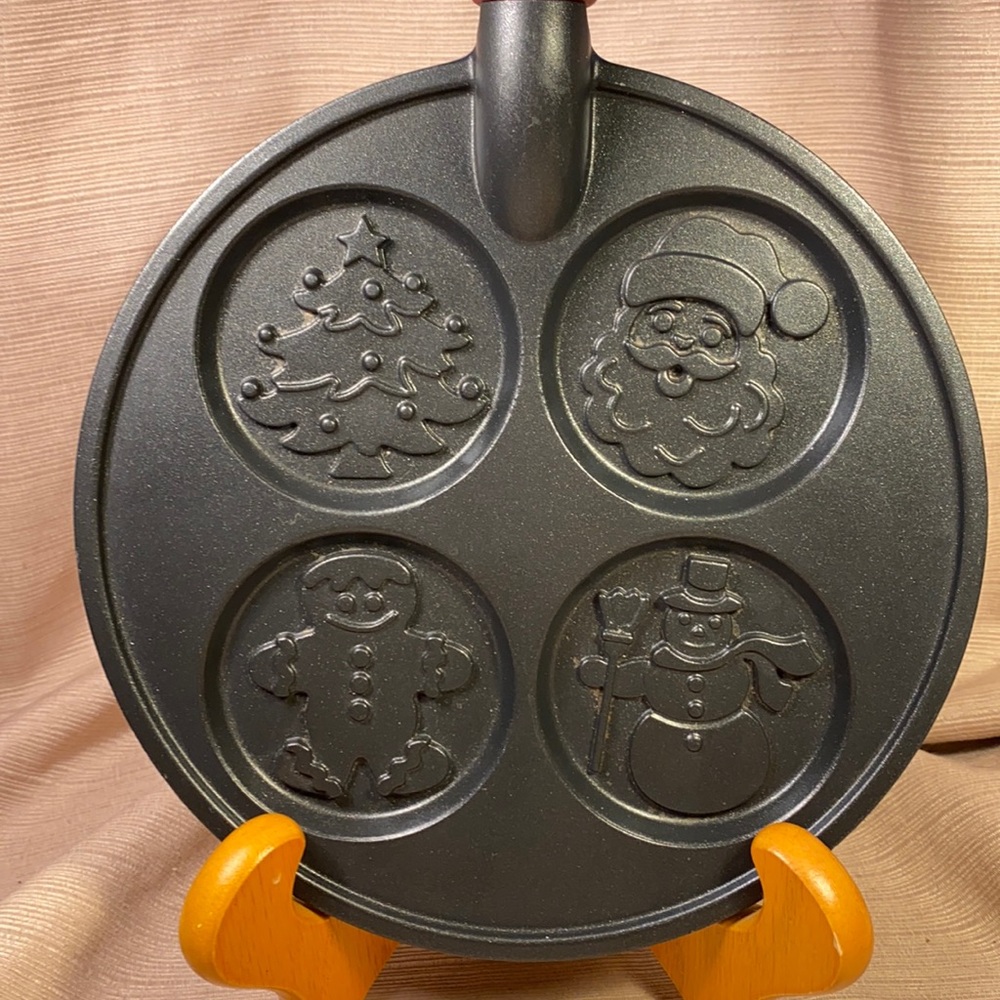Nordic Ware Christmas mini pancakes non stick pan
